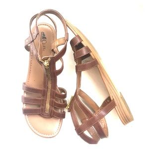 White Mountain Gladiator Sandals Size 10